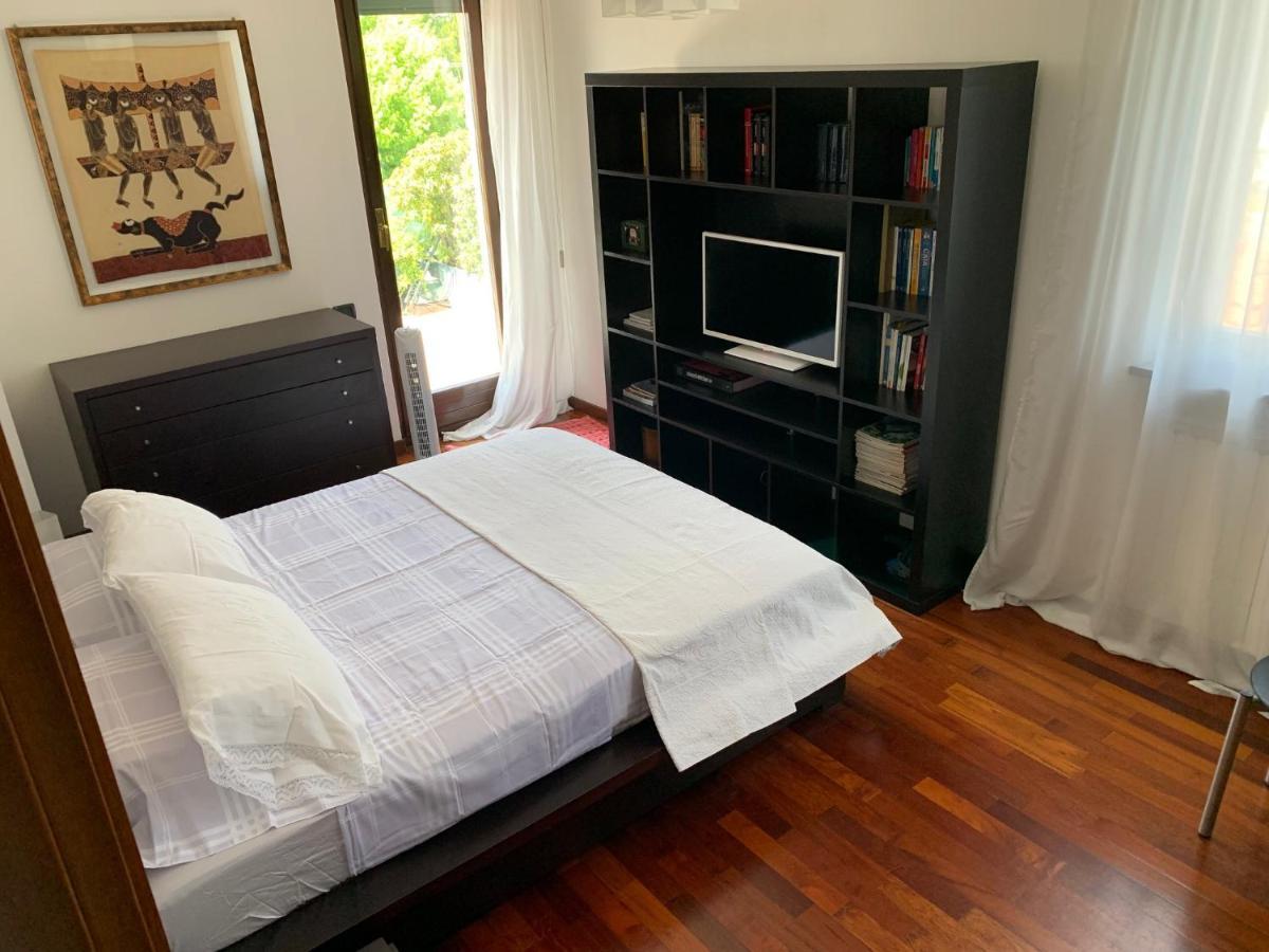 Near Como, Charming Apartment With Fireplace Grandate Exterior photo